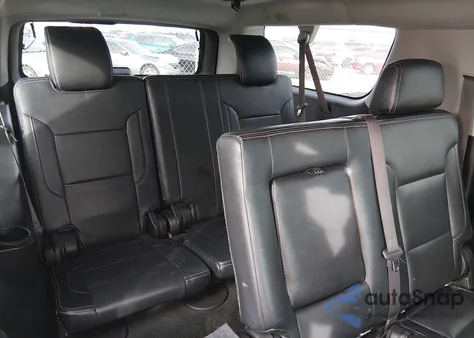 2016 Chevrolet Suburban Ls z USA, uszkodzony, nr VIN 1GNSCGKC9GR464661